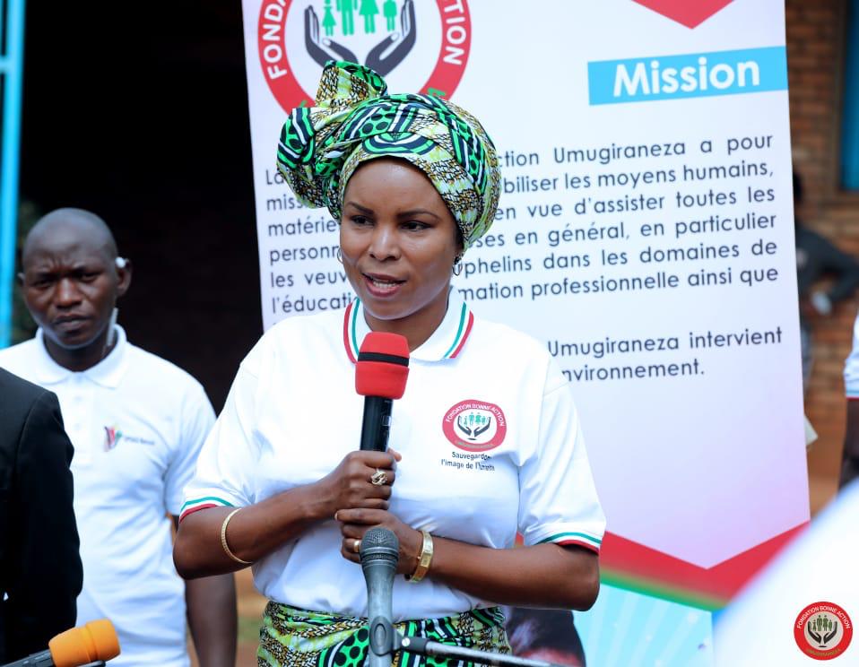 As a part of Educating Linda Program, Merck Foundation together with the First Lady of Burundi H.E. Madam ANGELINE NDAYISHIMIYE distributed School Items to deserving brilliant underprivileged girls in Burundi.