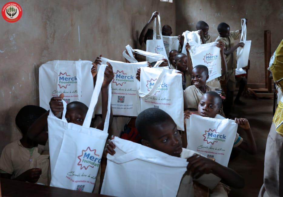 As a part of Educating Linda Program, Merck Foundation together with the First Lady of Burundi H.E. Madam ANGELINE NDAYISHIMIYE distributed School Items to deserving brilliant underprivileged girls in Burundi.