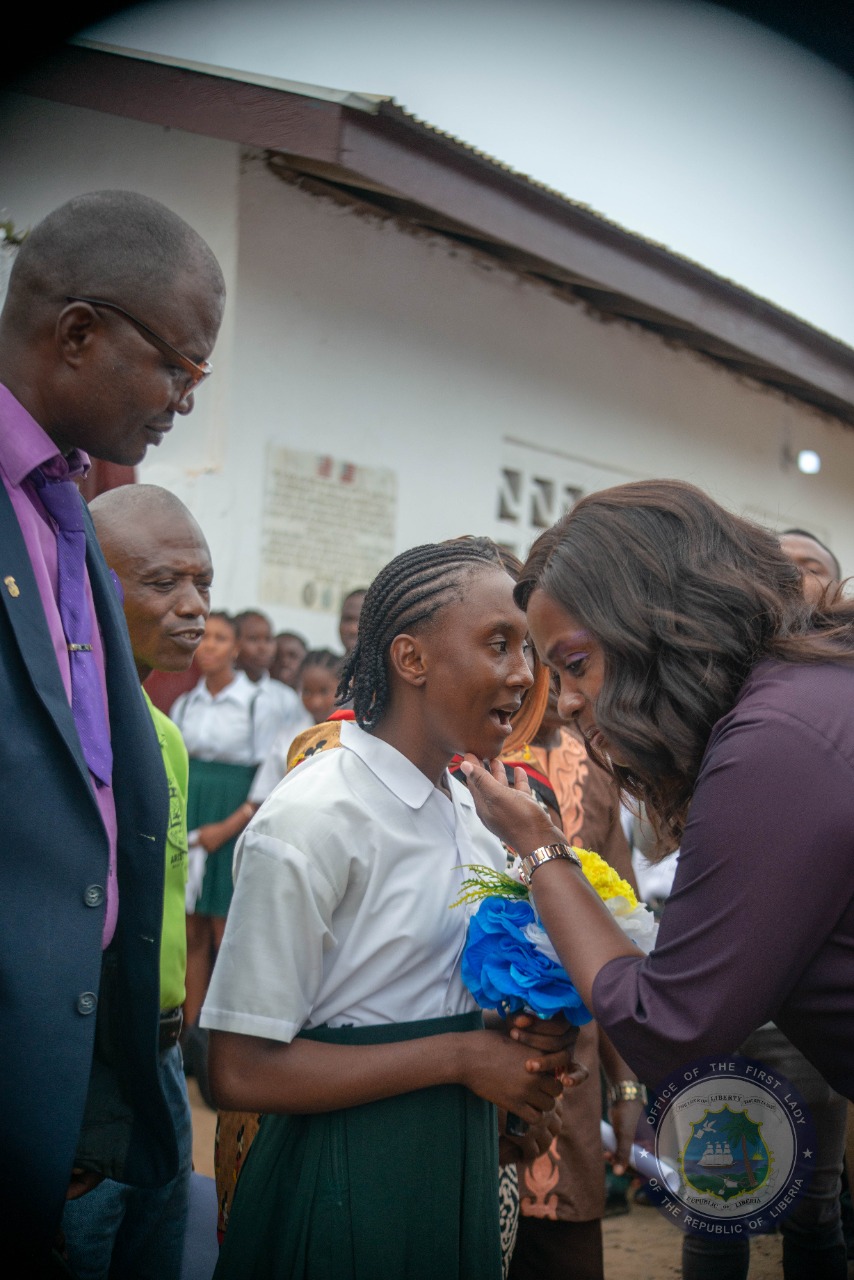 Merck Foundation in partnership with the First Lady of Liberia, H.E. CLAR MARIE WEAH distributed essential school items to over 450 school-going girls in Liberia as a part of ‘Educating Linda’ program.