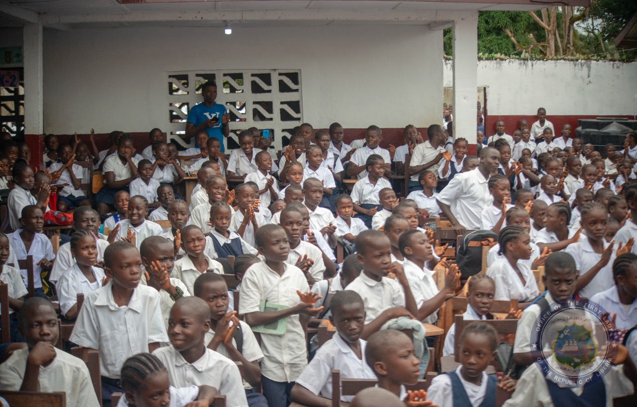 Merck Foundation in partnership with the First Lady of Liberia, H.E. CLAR MARIE WEAH distributed essential school items to over 450 school-going girls in Liberia as a part of ‘Educating Linda’ program.