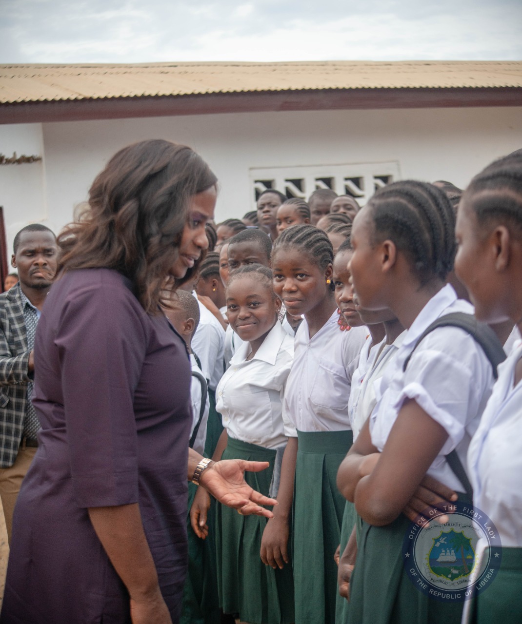 Merck Foundation in partnership with the First Lady of Liberia, H.E. CLAR MARIE WEAH distributed essential school items to over 450 school-going girls in Liberia as a part of ‘Educating Linda’ program.